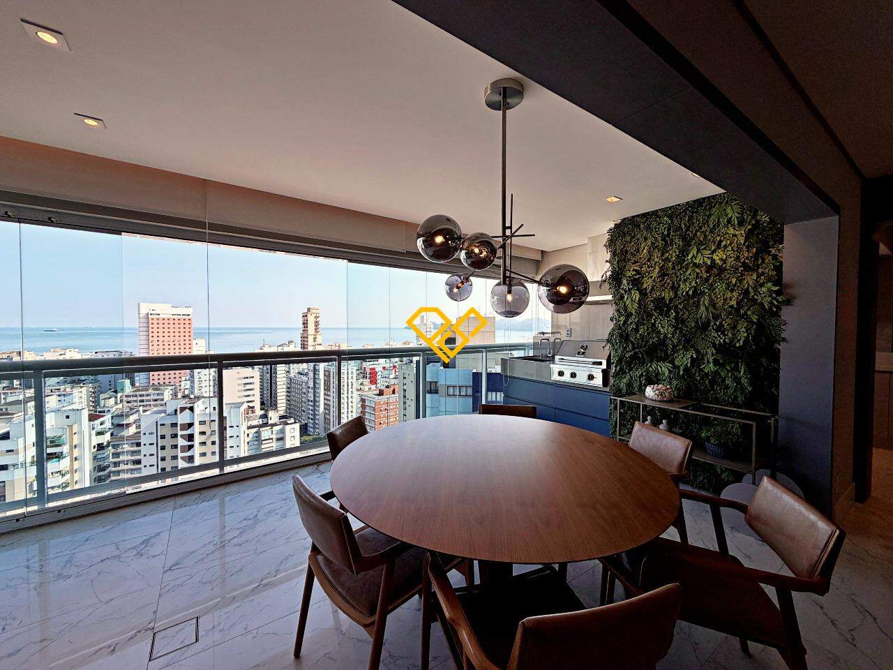 Apartamento à venda no Boqueirão: Varanda com churrasqueira