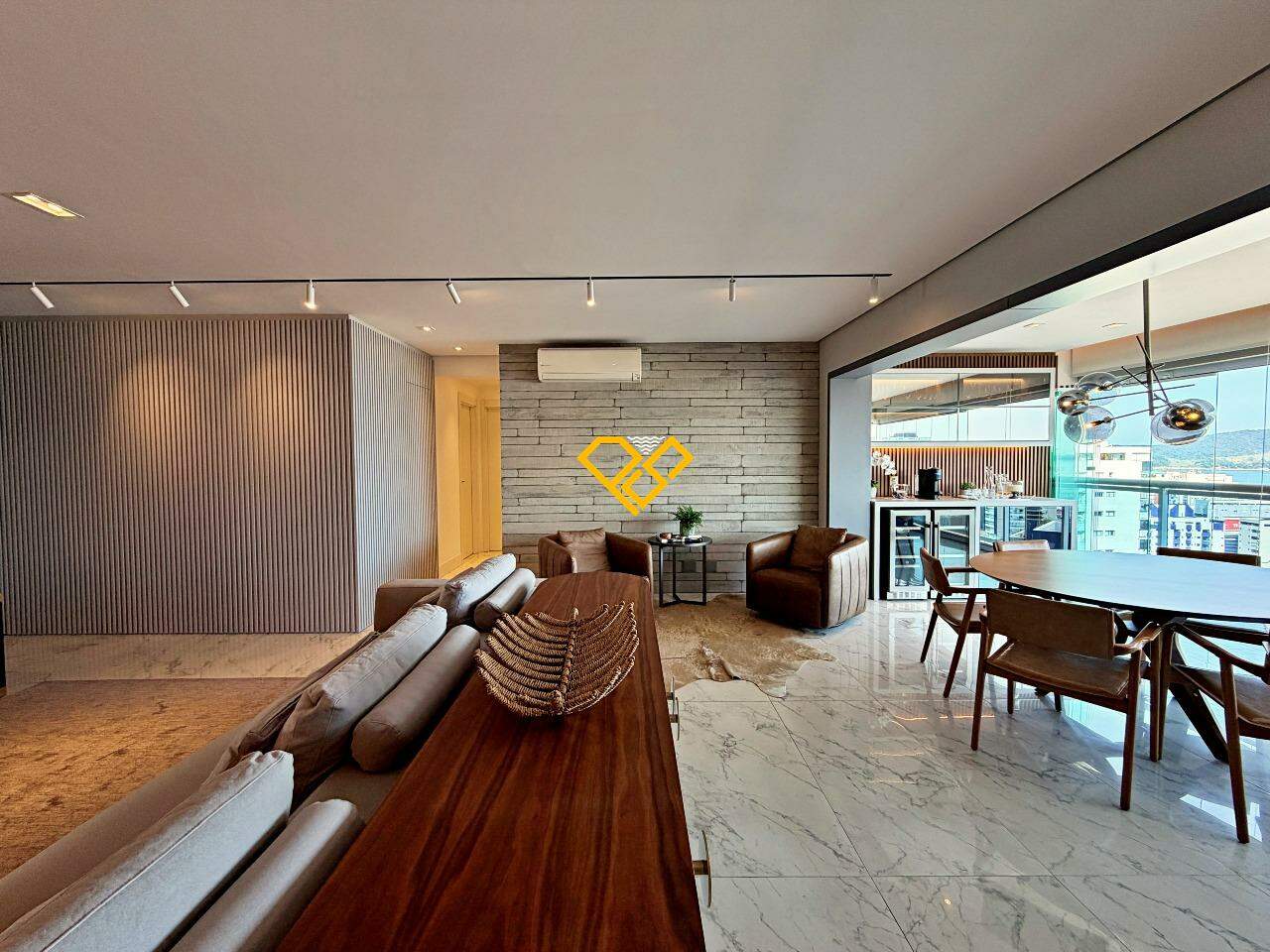 Apartamento à venda no Boqueirão: Varanda e sala