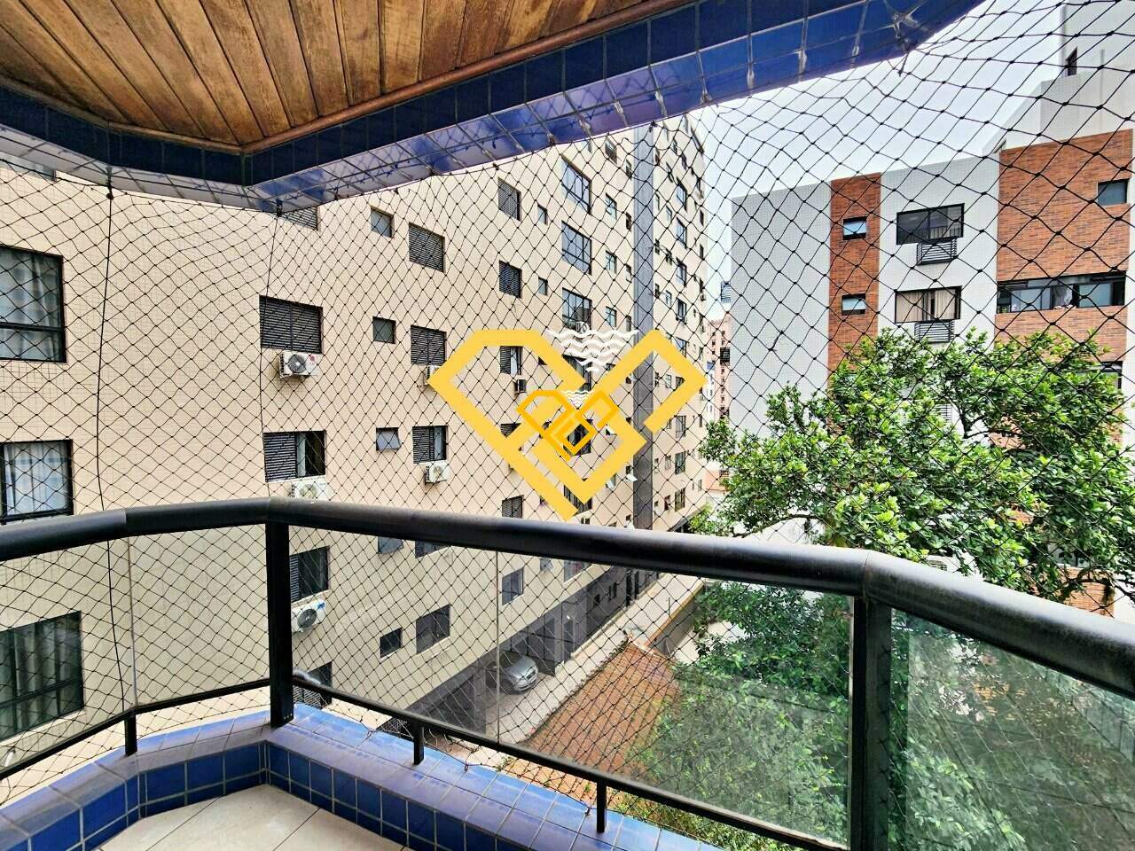 Apartamento à venda no Ponta da Praia: Varanda da suíte