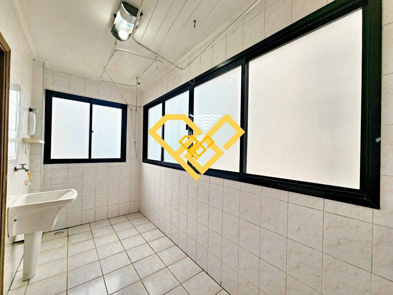 Apartamento à venda no Ponta da Praia: Área de serviço