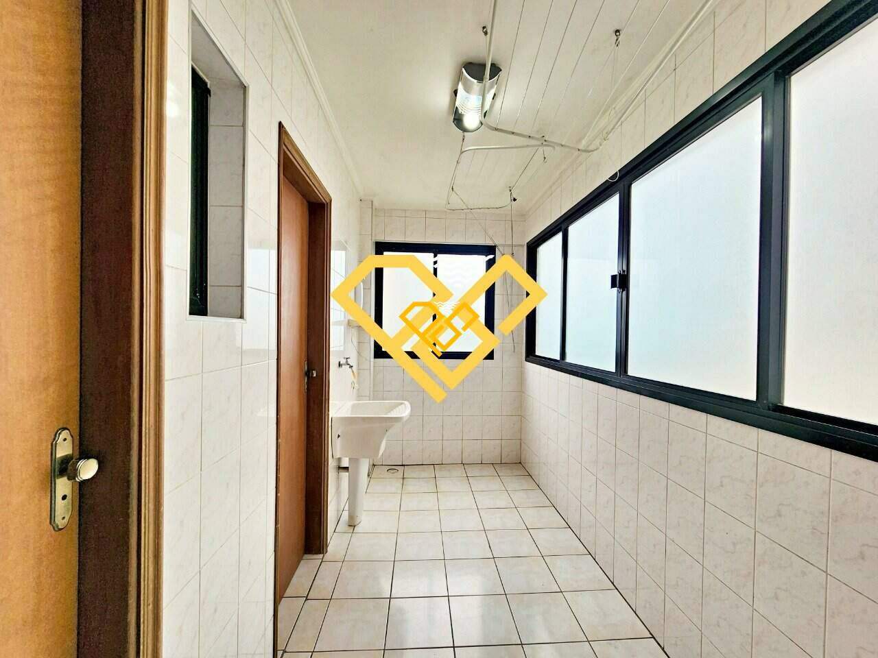 Apartamento à venda no Ponta da Praia: Área de serviço