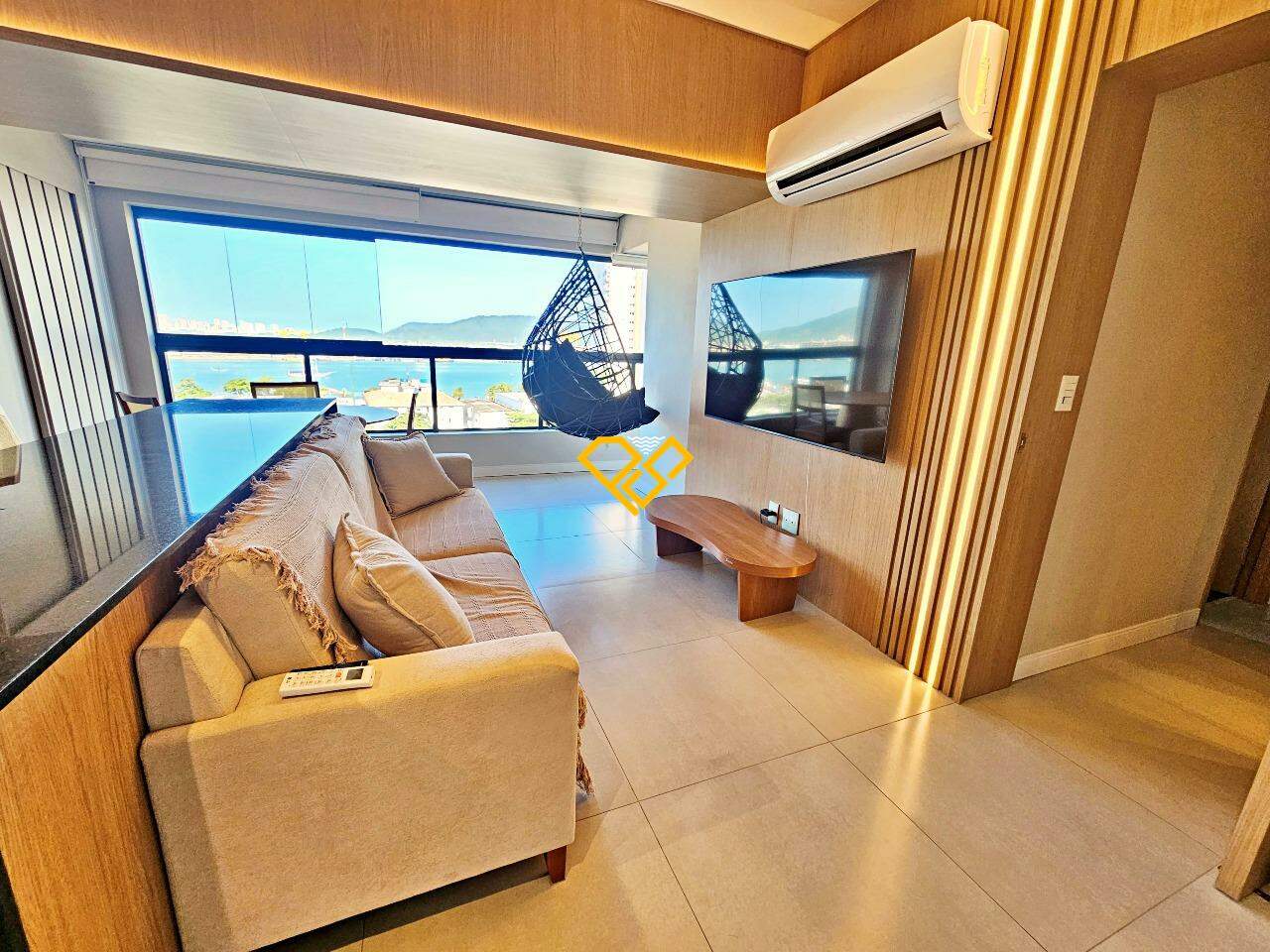Apartamento à venda no Ponta da Praia: Sala