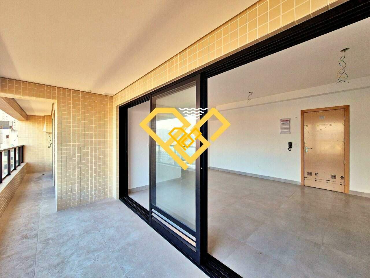 Apartamento à venda no Ponta da Praia: Varanda