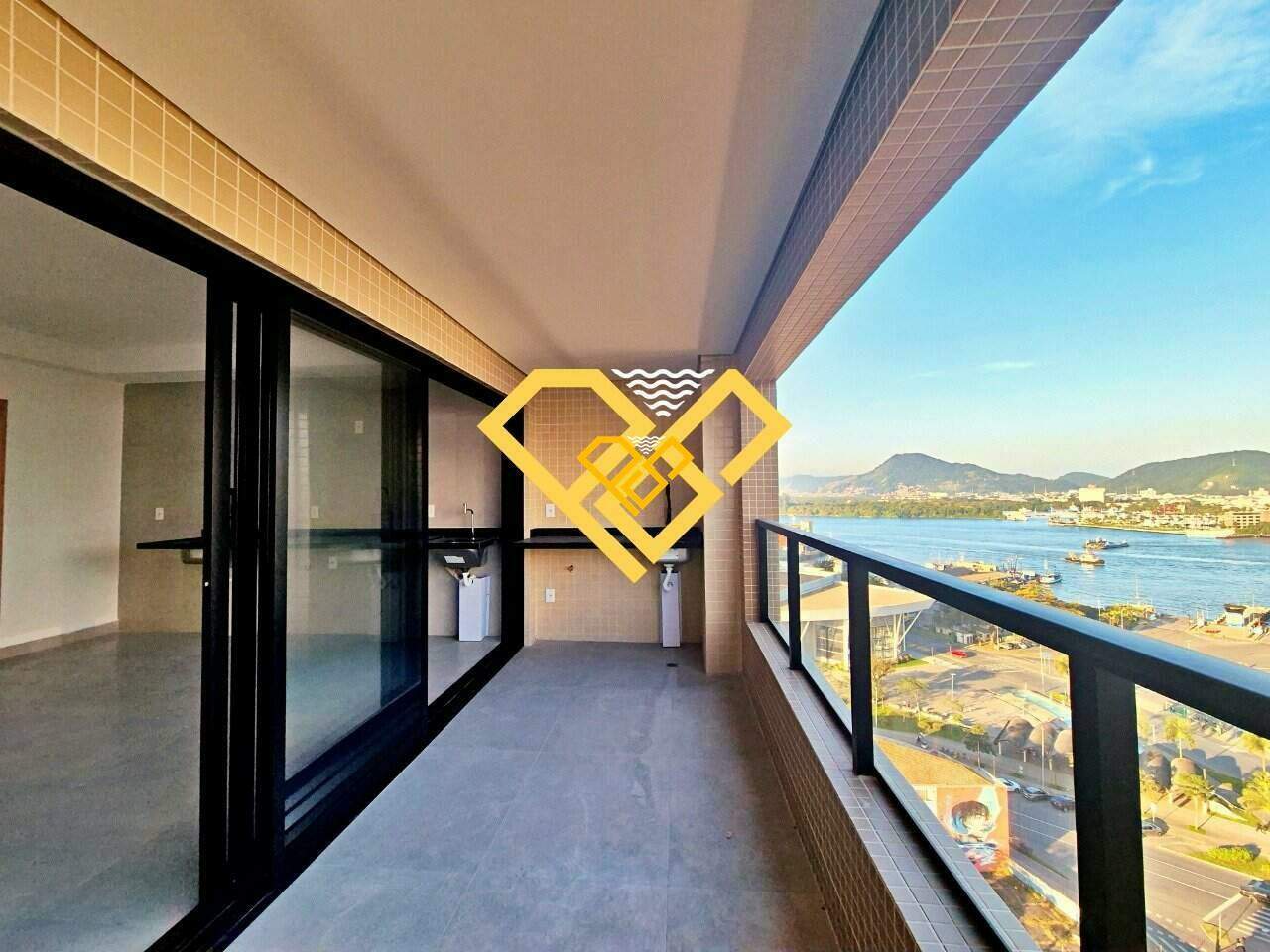 Apartamento à venda no Ponta da Praia: Varanda