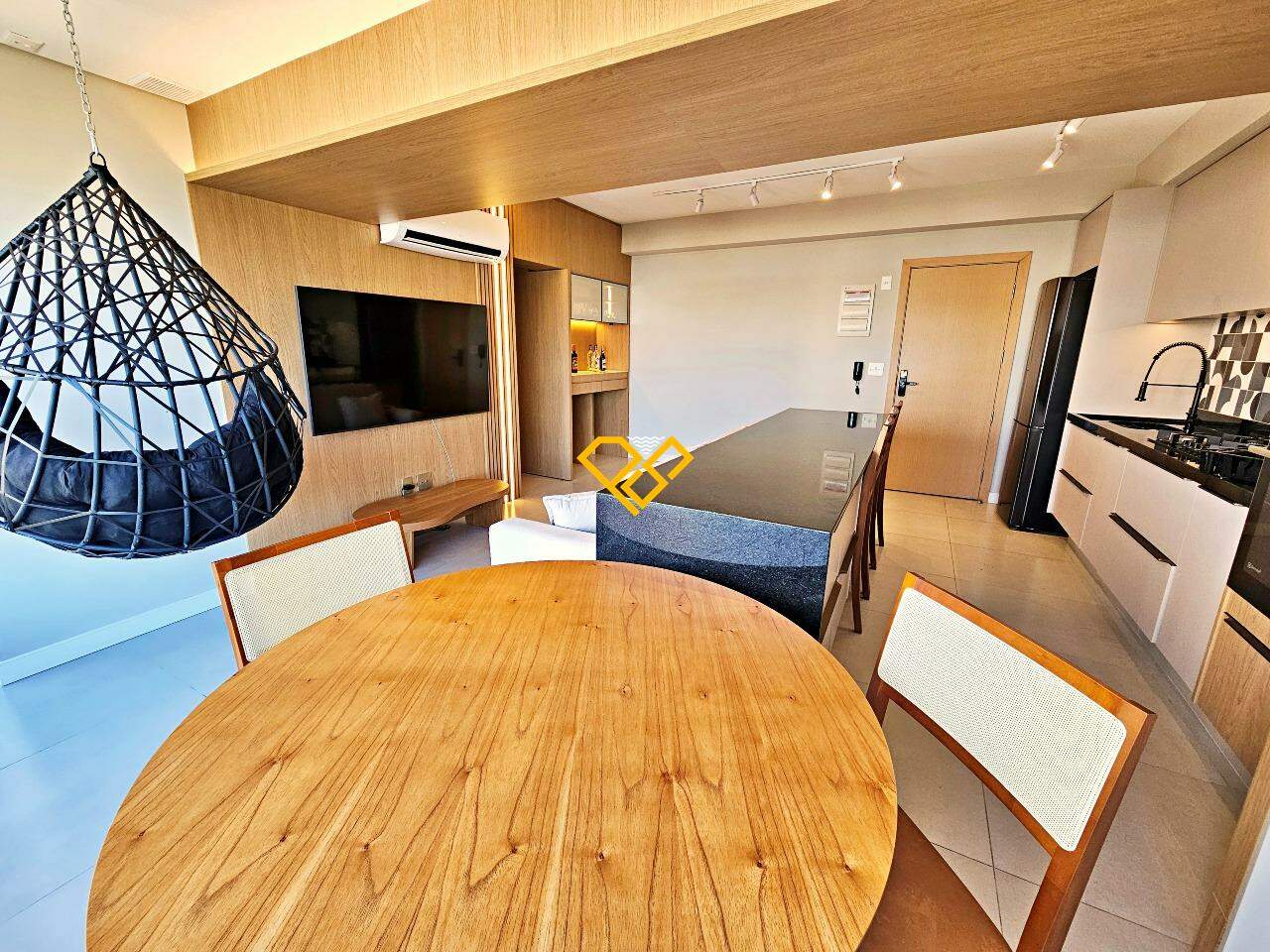 Apartamento à venda no Ponta da Praia: Varanda e sala