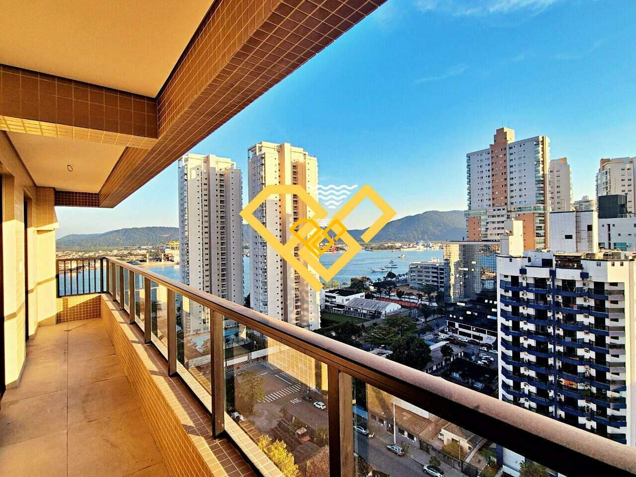 Apartamento à venda no Ponta da Praia: Varanda