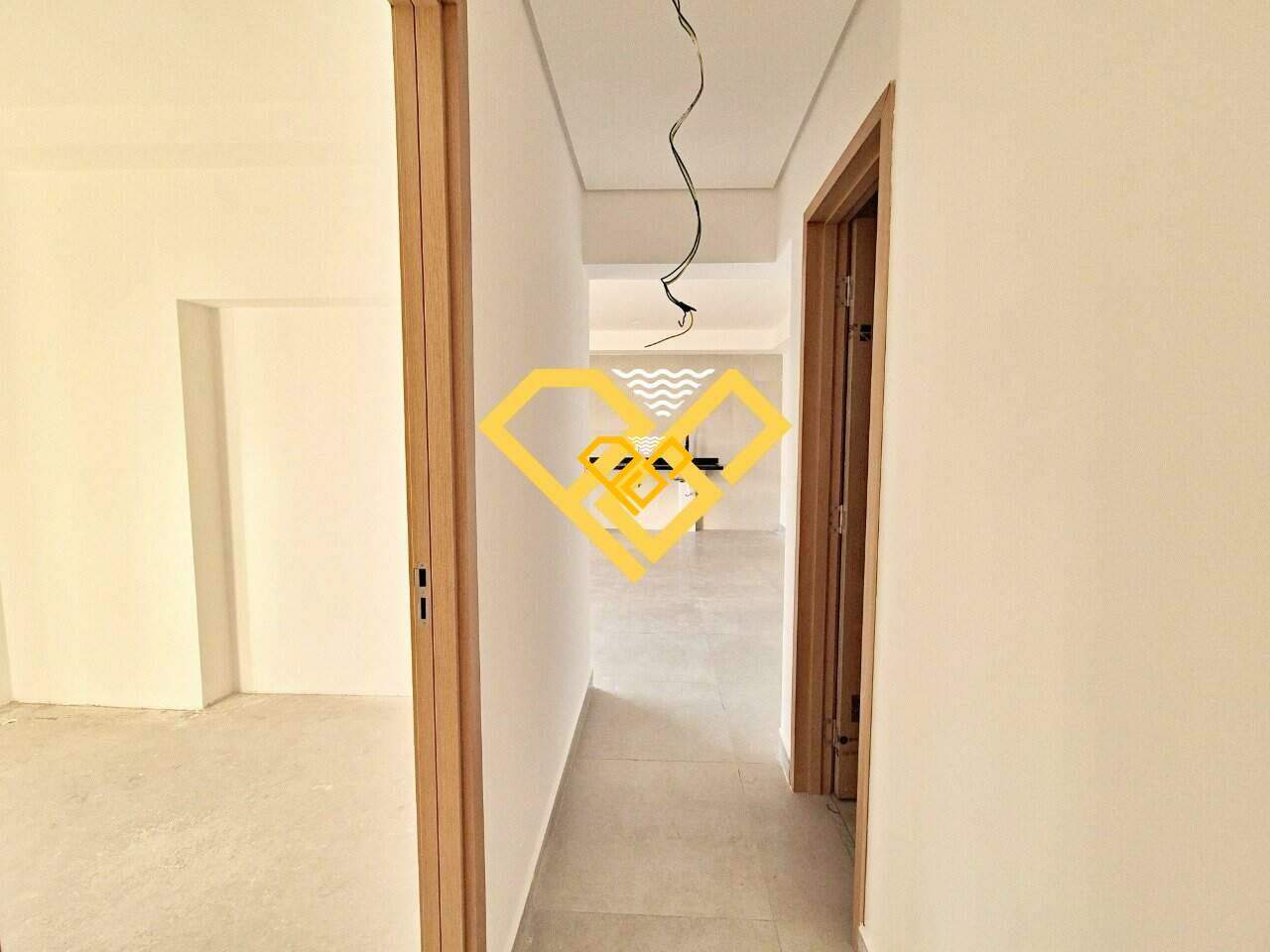 Apartamento à venda no Ponta da Praia: Hall íntimo