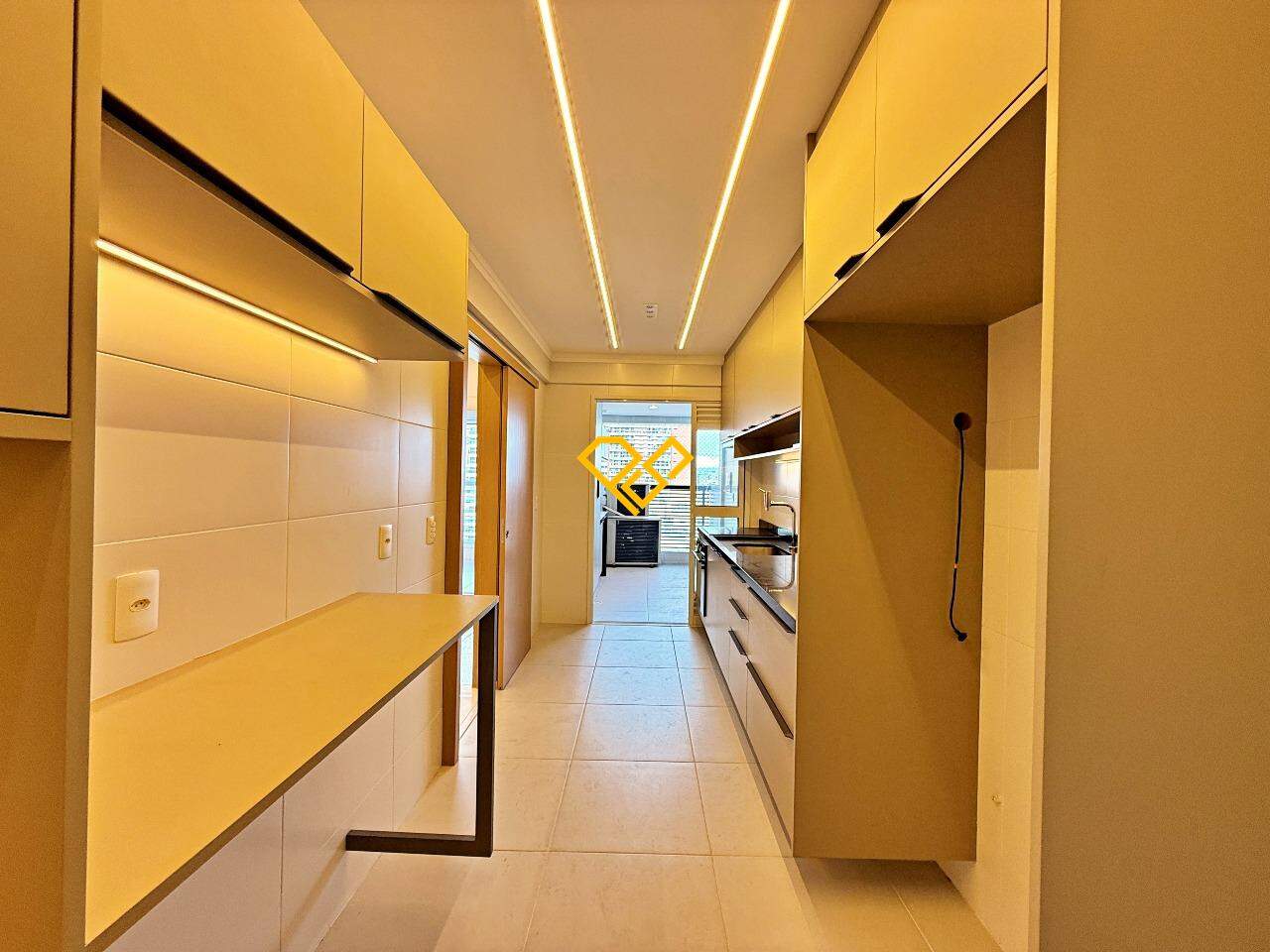 Apartamento à venda no Gonzaga: Cozinha