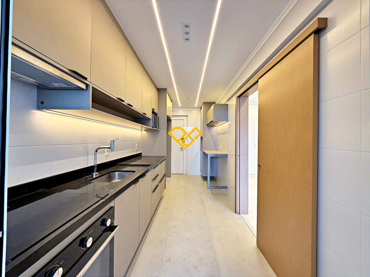Apartamento à venda no Gonzaga: Cozinha