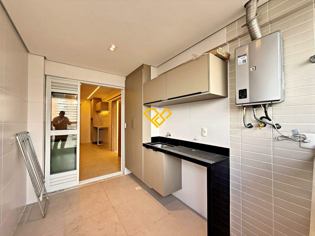 Apartamento à venda no Gonzaga: Área de serviço e técnica