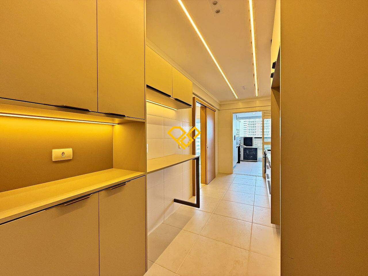 Apartamento à venda no Gonzaga: Cozinha