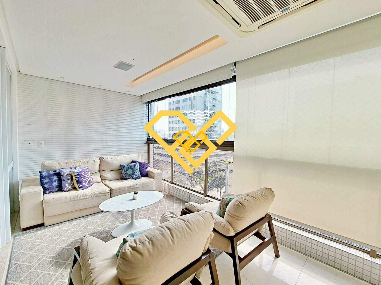 Apartamento à venda no Embaré: Varanda