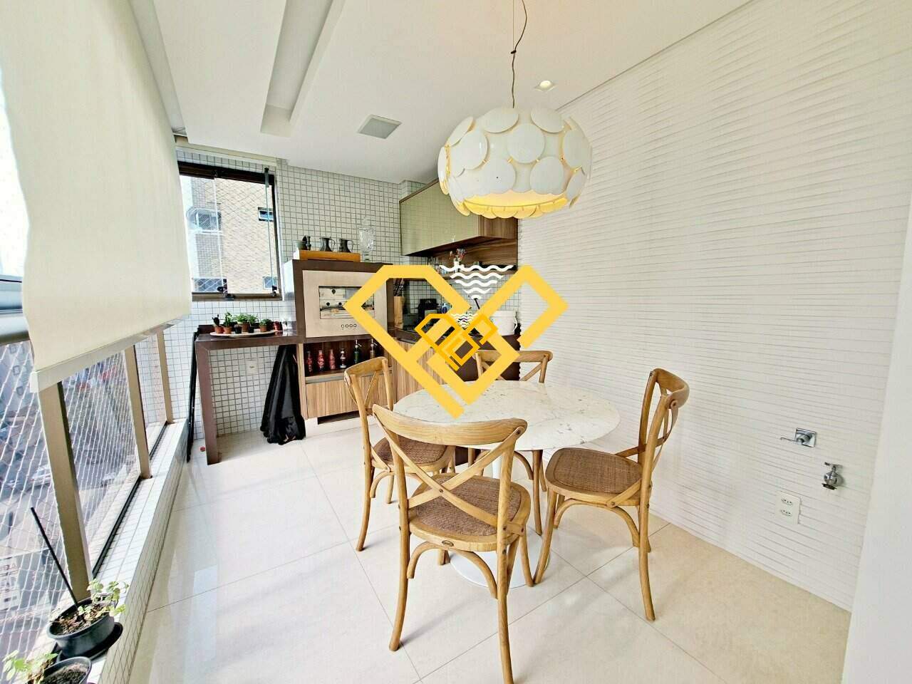 Apartamento à venda no Embaré: Varanda