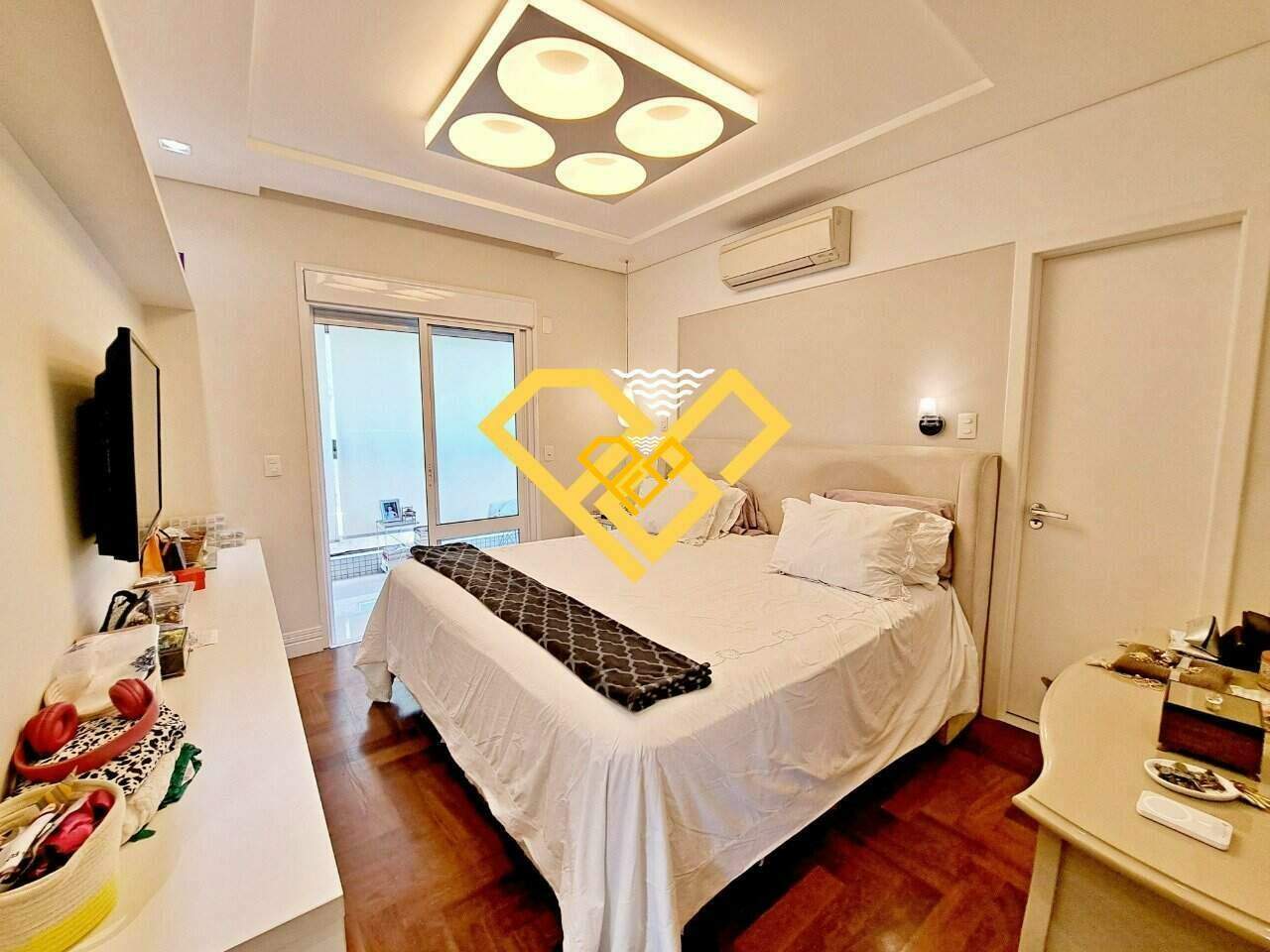 Apartamento à venda no Embaré: Dormitório 1 - suíte master
