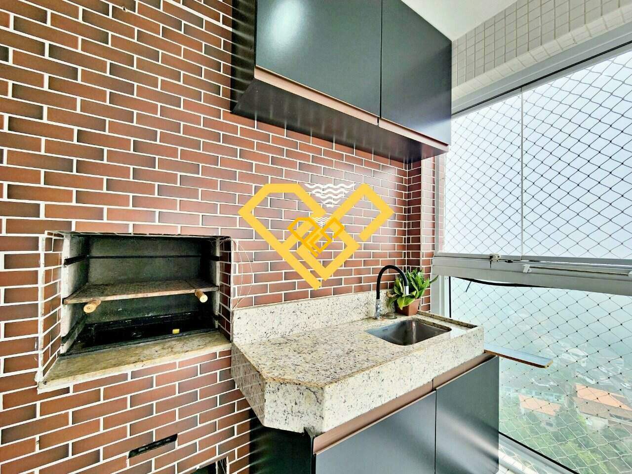 Apartamento à venda no José Menino: Varanda com churrasqueira