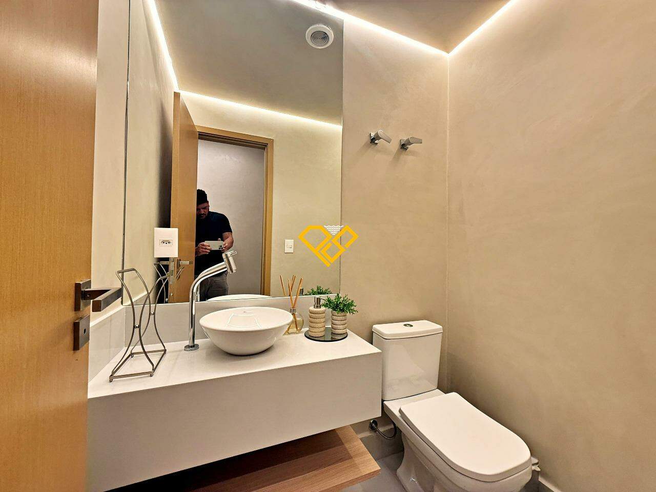 Apartamento à venda no Embaré: Lavabo