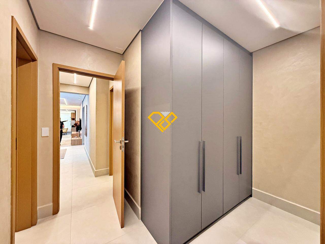 Apartamento à venda no Embaré: Hall íntimo