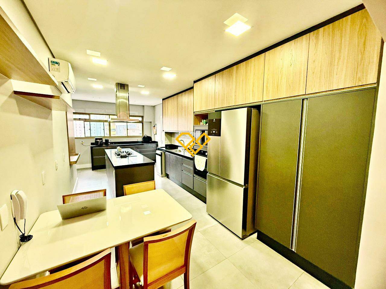 Apartamento à venda no Gonzaga: Cozinha
