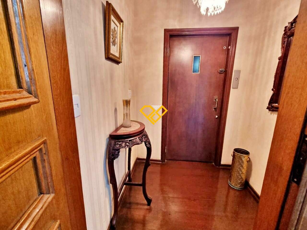 Apartamento à venda no Pompéia: Elevador privativo