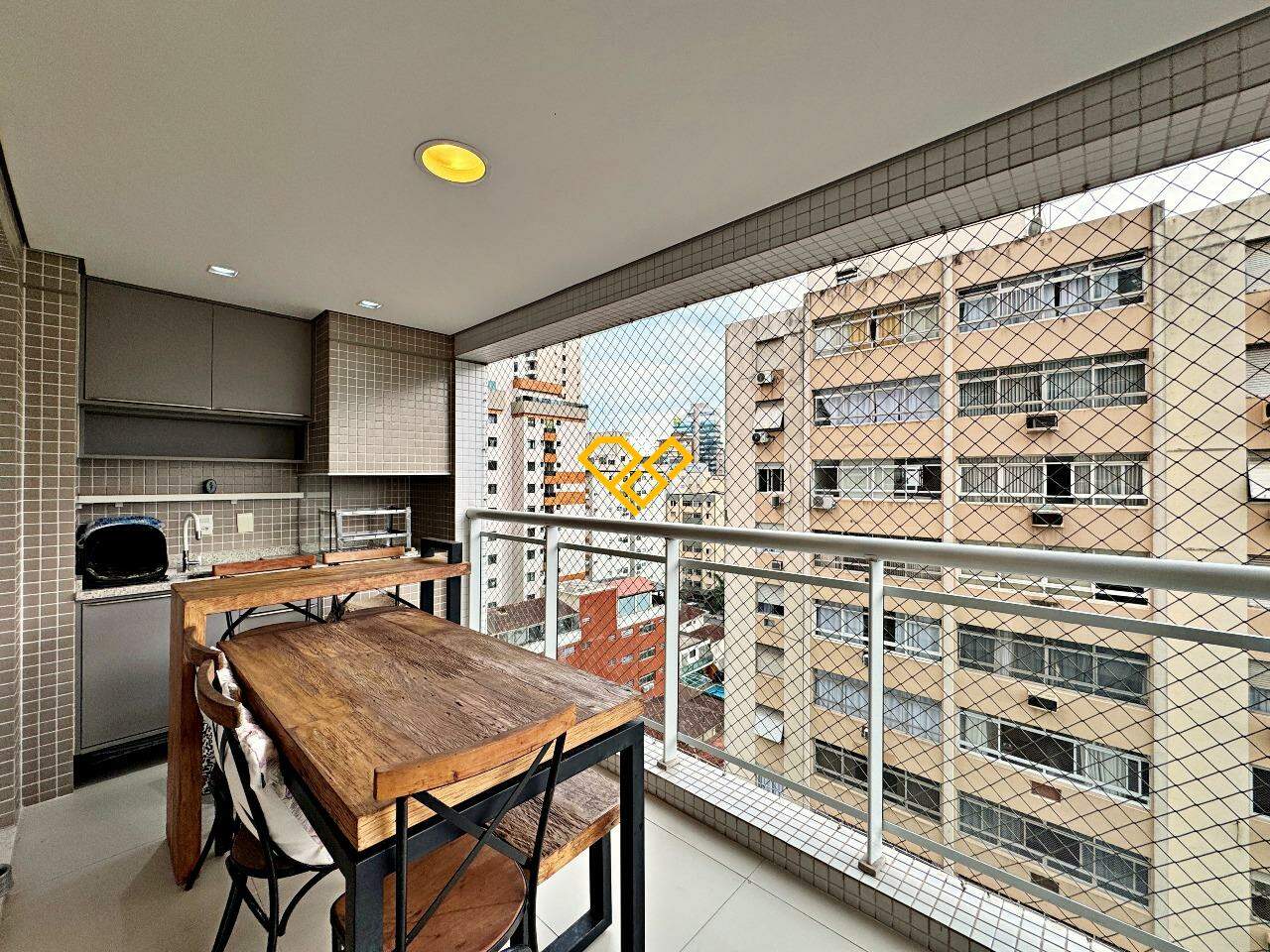 Apartamento à venda no José Menino: Varanda com churrasqueira