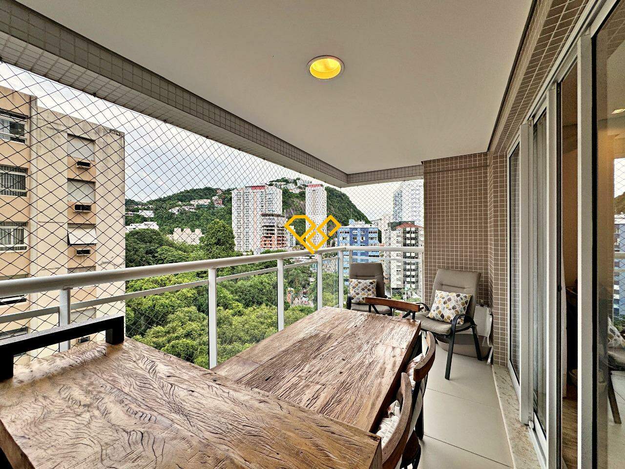 Apartamento à venda no José Menino: Varanda com churrasqueira