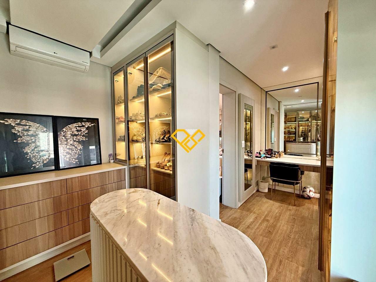 Apartamento à venda no Aparecida: Suíte 3 - closet