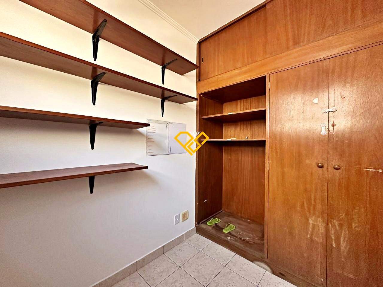 Apartamento para aluguel no Embaré: Dependência