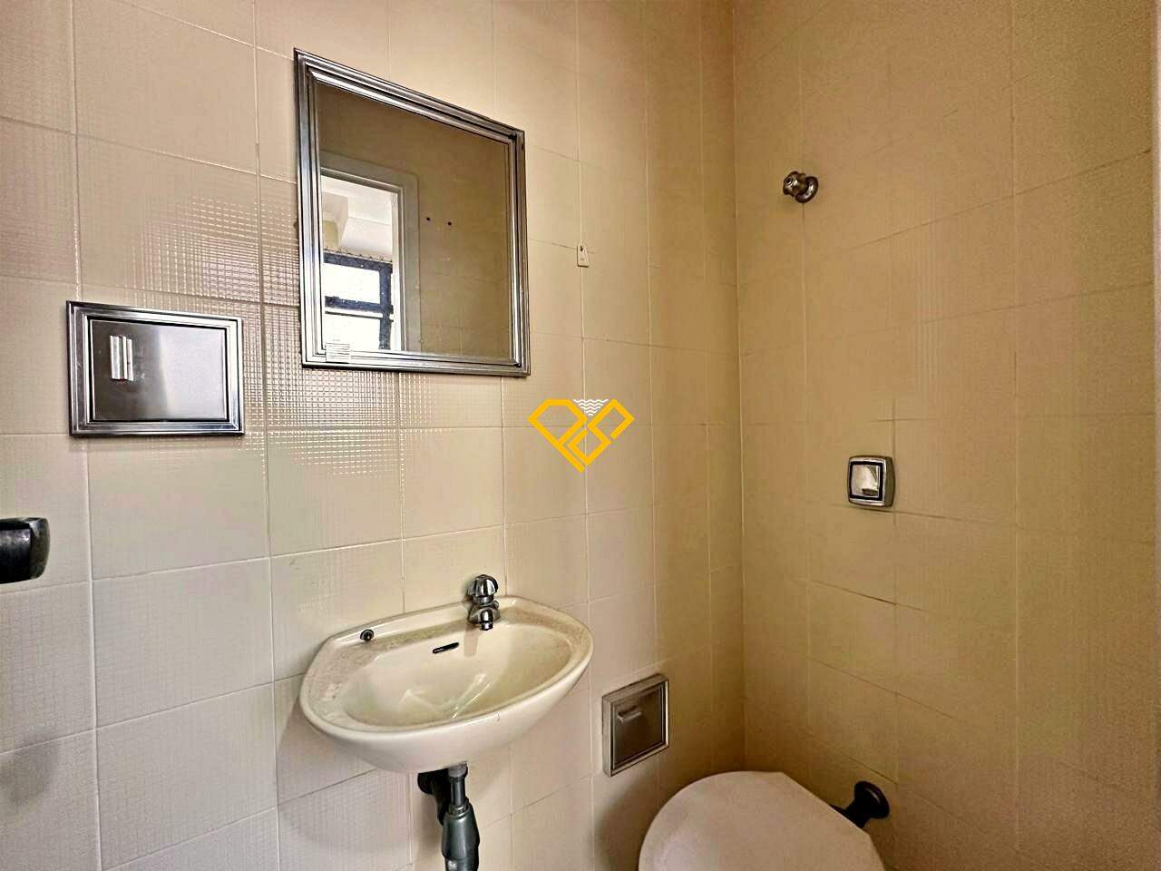 Apartamento para aluguel no Embaré: Wc de serviço
