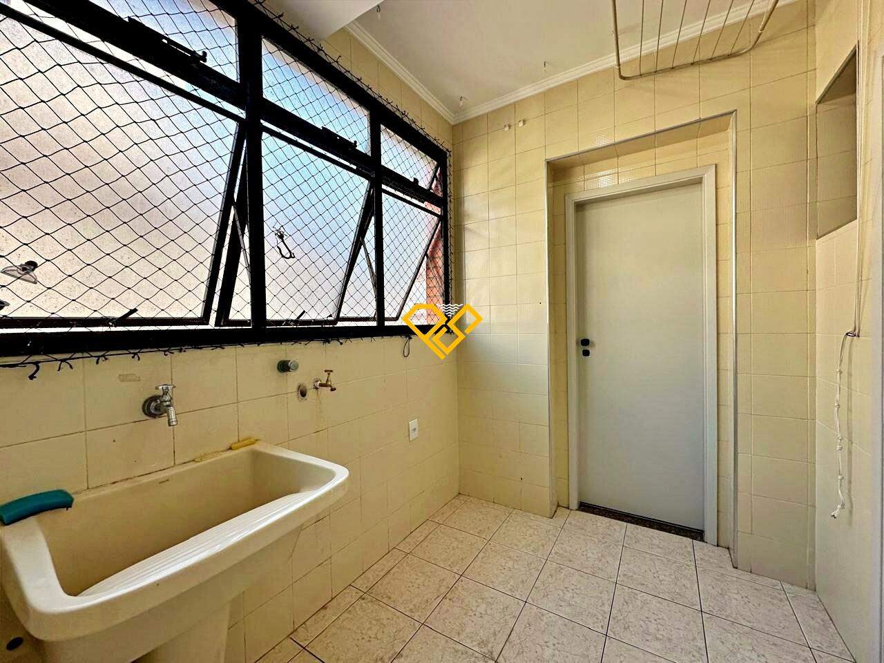 Apartamento para aluguel no Embaré: Área de serviço