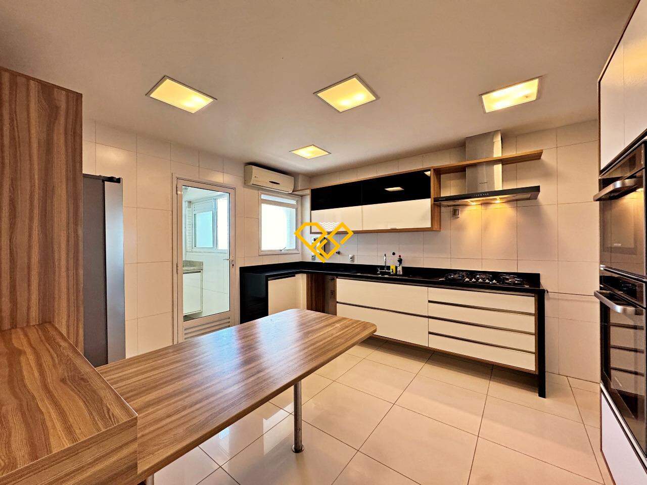 Apartamento à venda no Embaré: Cozinha