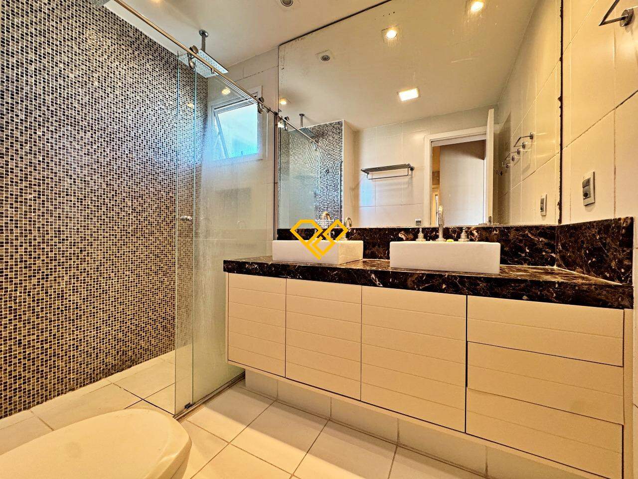 Apartamento à venda no Embaré: Wc suíte 1 - master