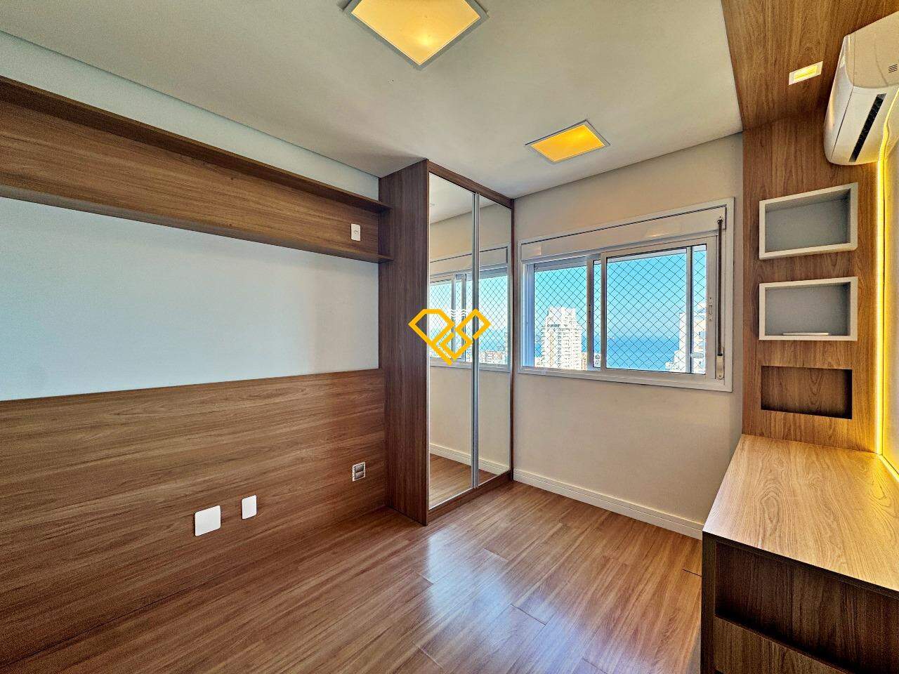 Apartamento à venda no Embaré: Suíte 3