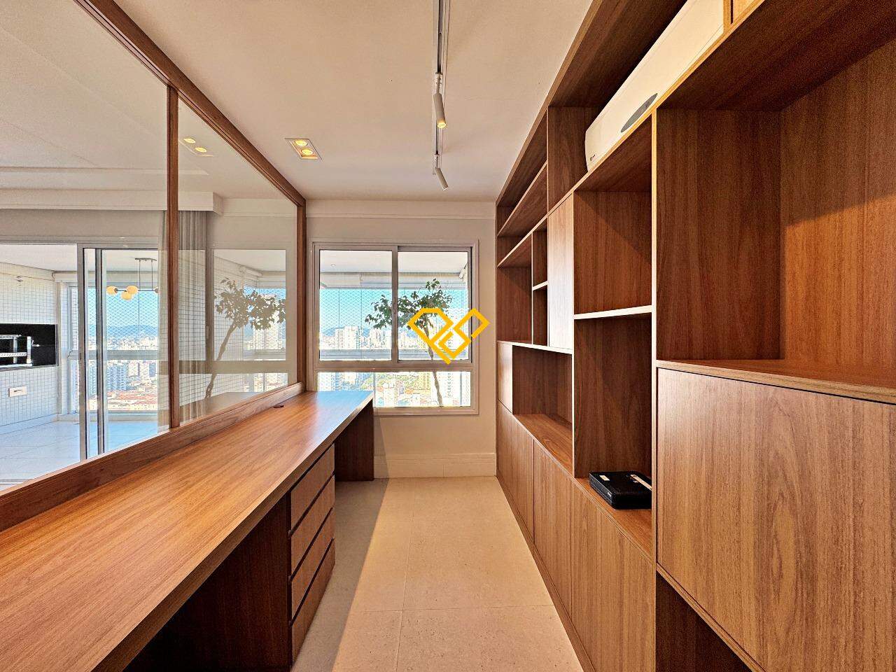 Apartamento à venda no Embaré: Escritório