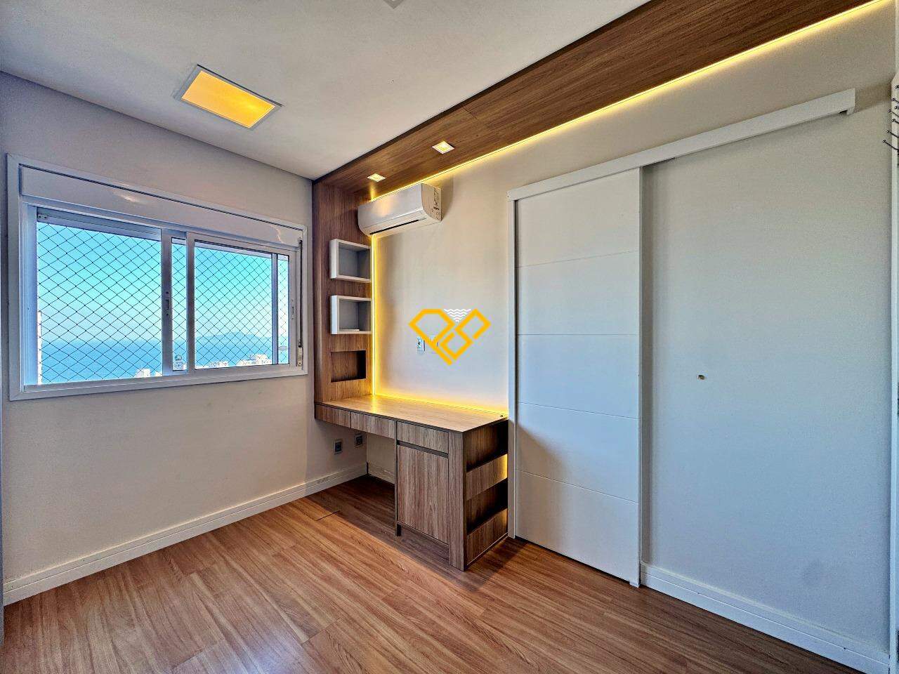Apartamento à venda no Embaré: Suíte 3