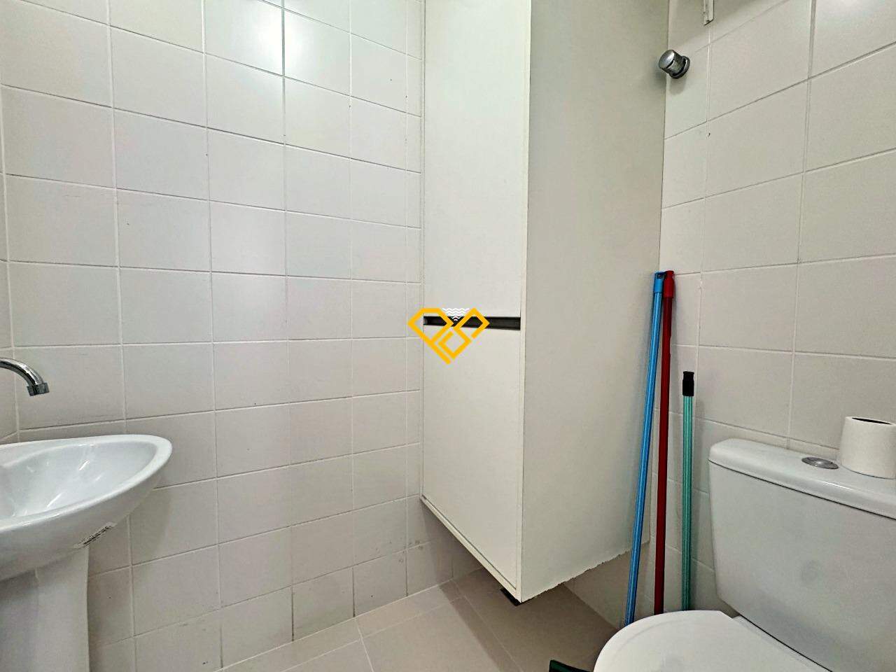 Apartamento à venda no Embaré: Wc de serviço