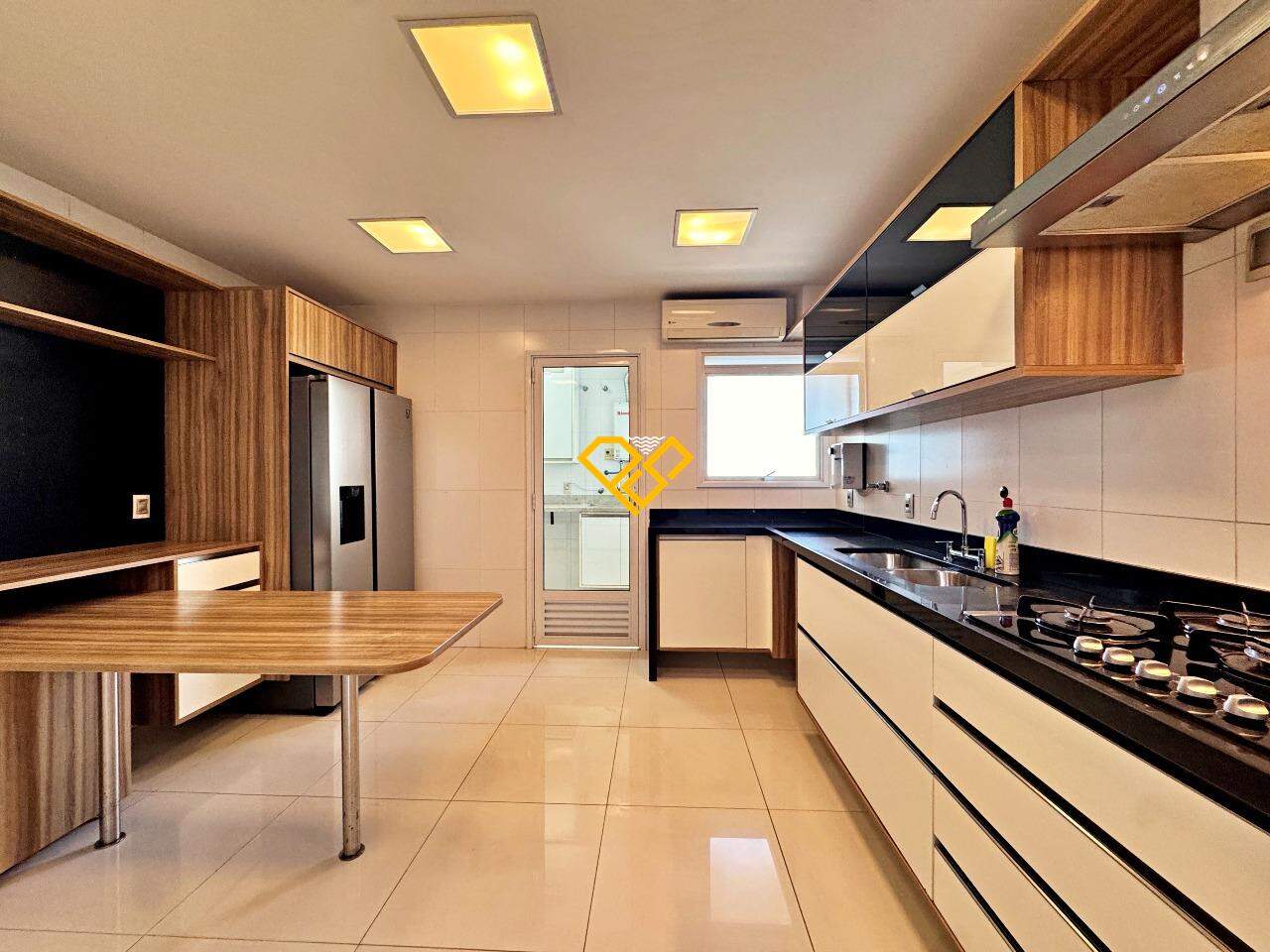 Apartamento à venda no Embaré: Cozinha