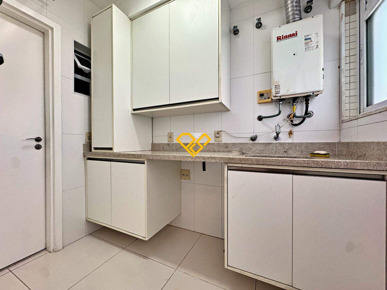 Apartamento à venda no Embaré: Área de serviço