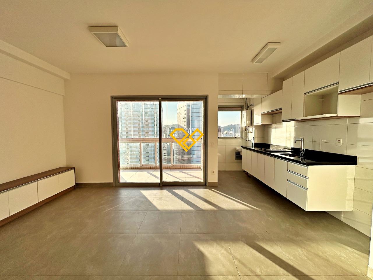 Apartamento para aluguel no Boqueirão: Sala e cozinha integrada