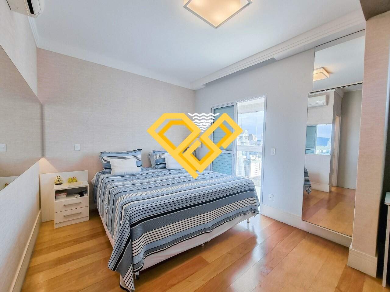 Apartamento para aluguel no Gonzaga: SUÍTE 3