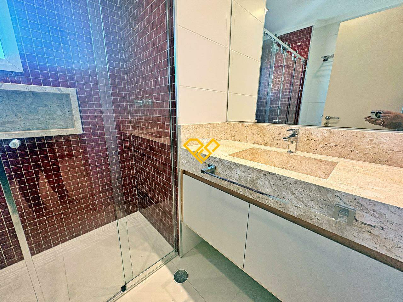 Apartamento para aluguel no Embaré: Wc suíte 1