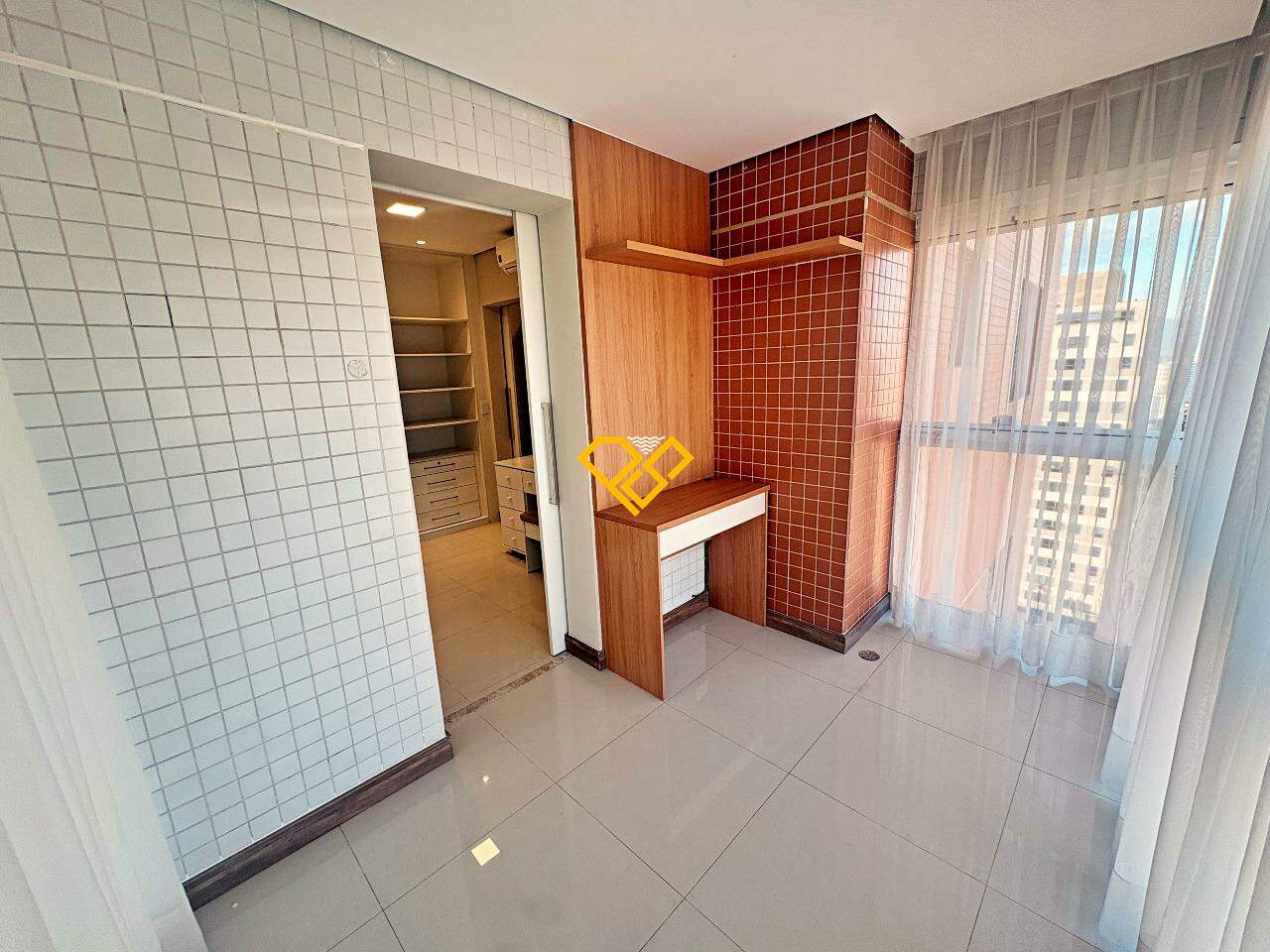 Apartamento para aluguel no Embaré: Varanda