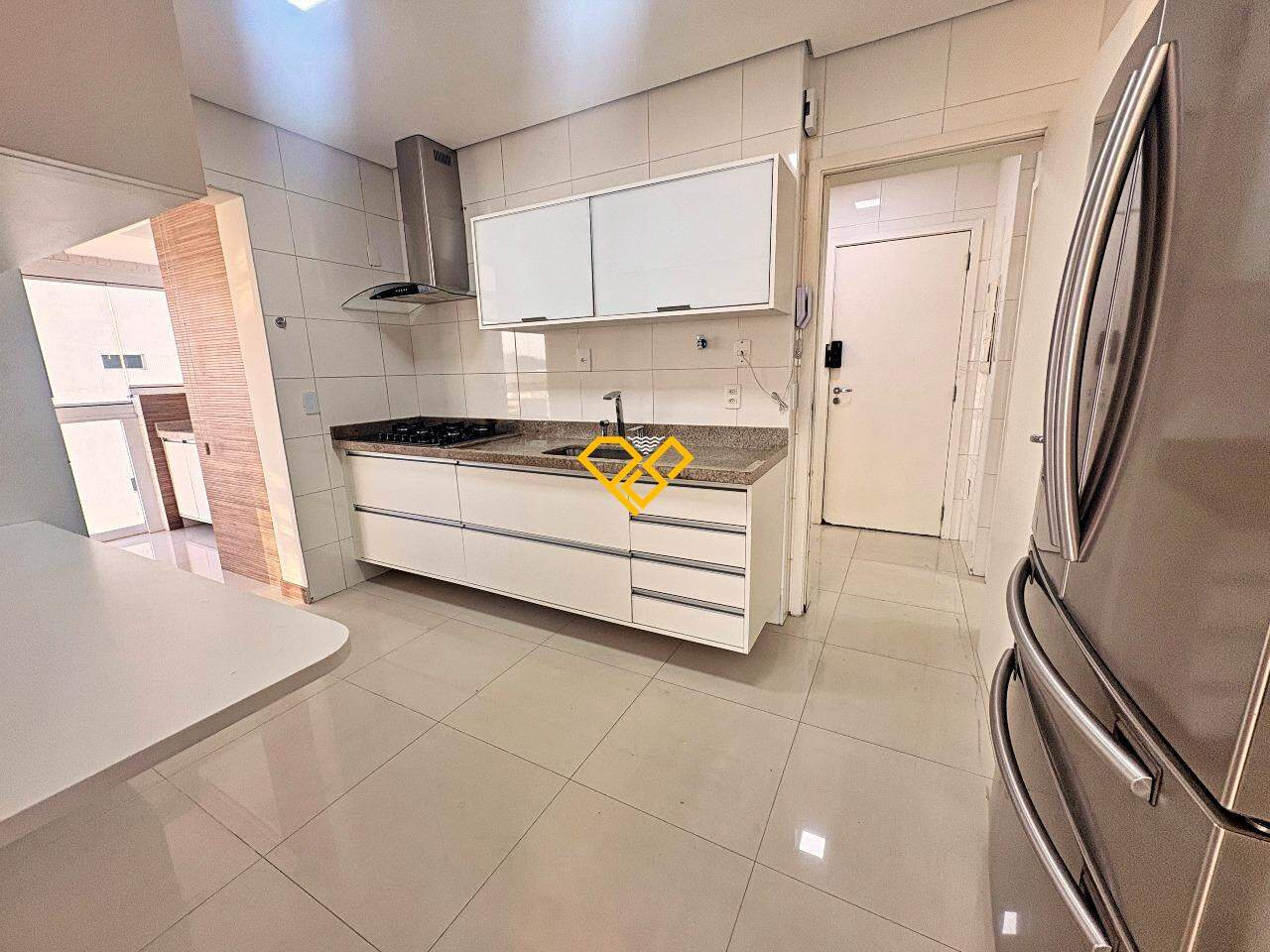 Apartamento para aluguel no Embaré: Cozinha