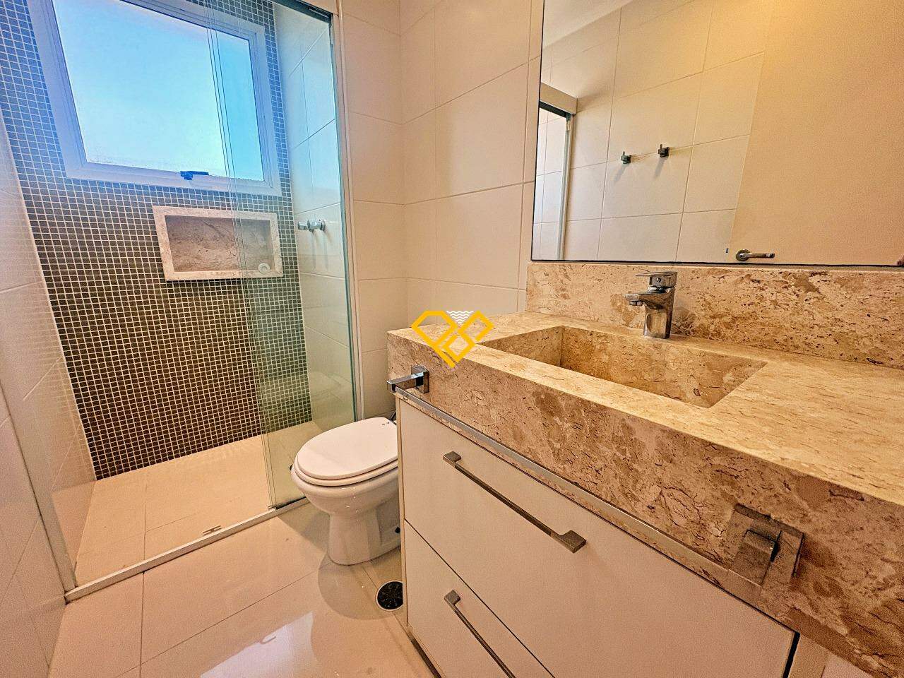 Apartamento para aluguel no Embaré: Wc suíte 2
