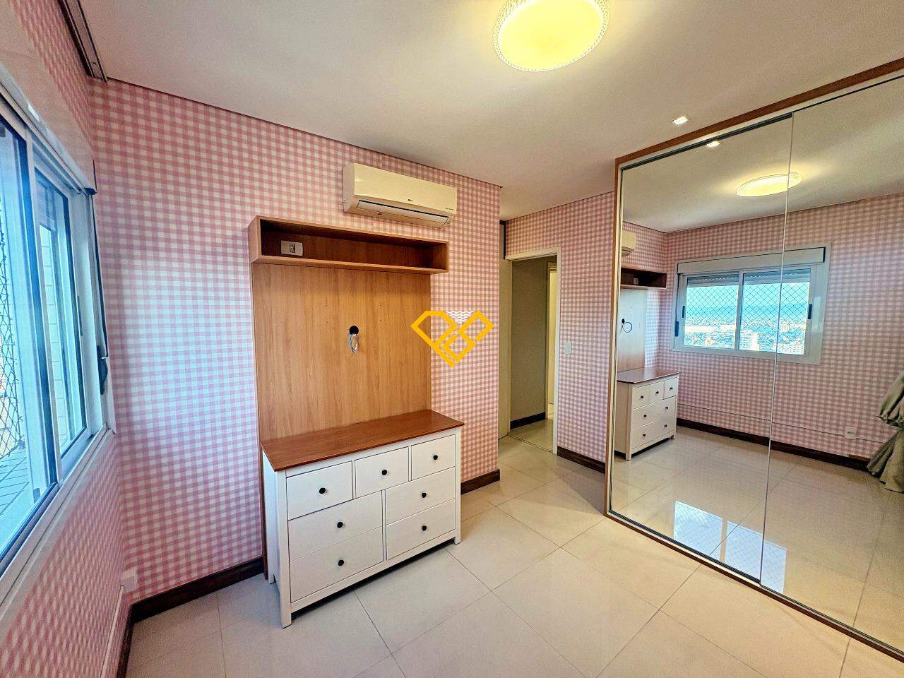 Apartamento para aluguel no Embaré: Suíte 2