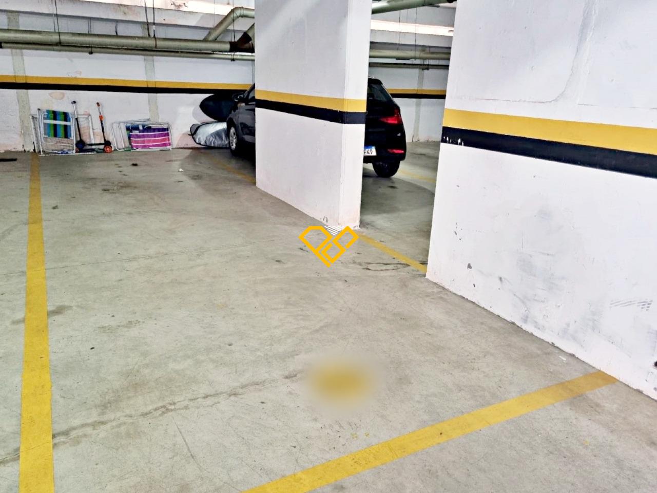 Apartamento à venda no Ponta da Praia: Garagem