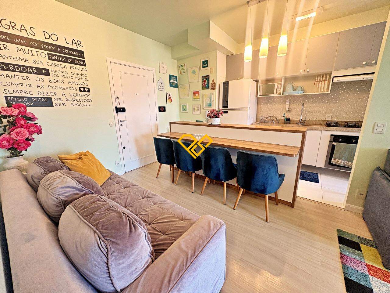 Apartamento para aluguel no Marapé: Salan e cozinha