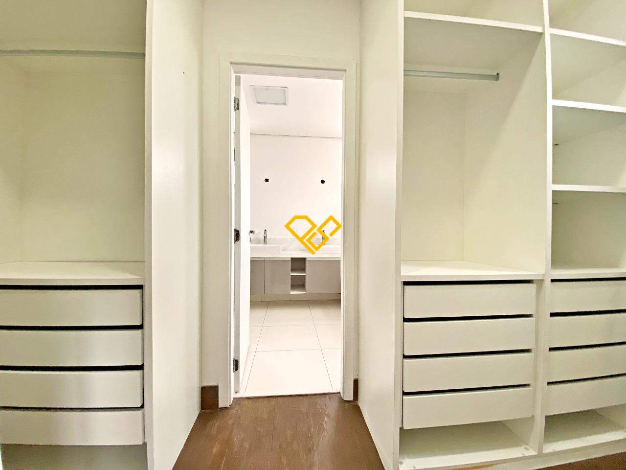 Apartamento à venda no Vila Rica: Suíte 1 - closet