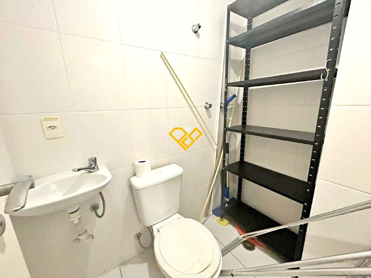 Apartamento para aluguel no Gonzaga: Wc de serviço