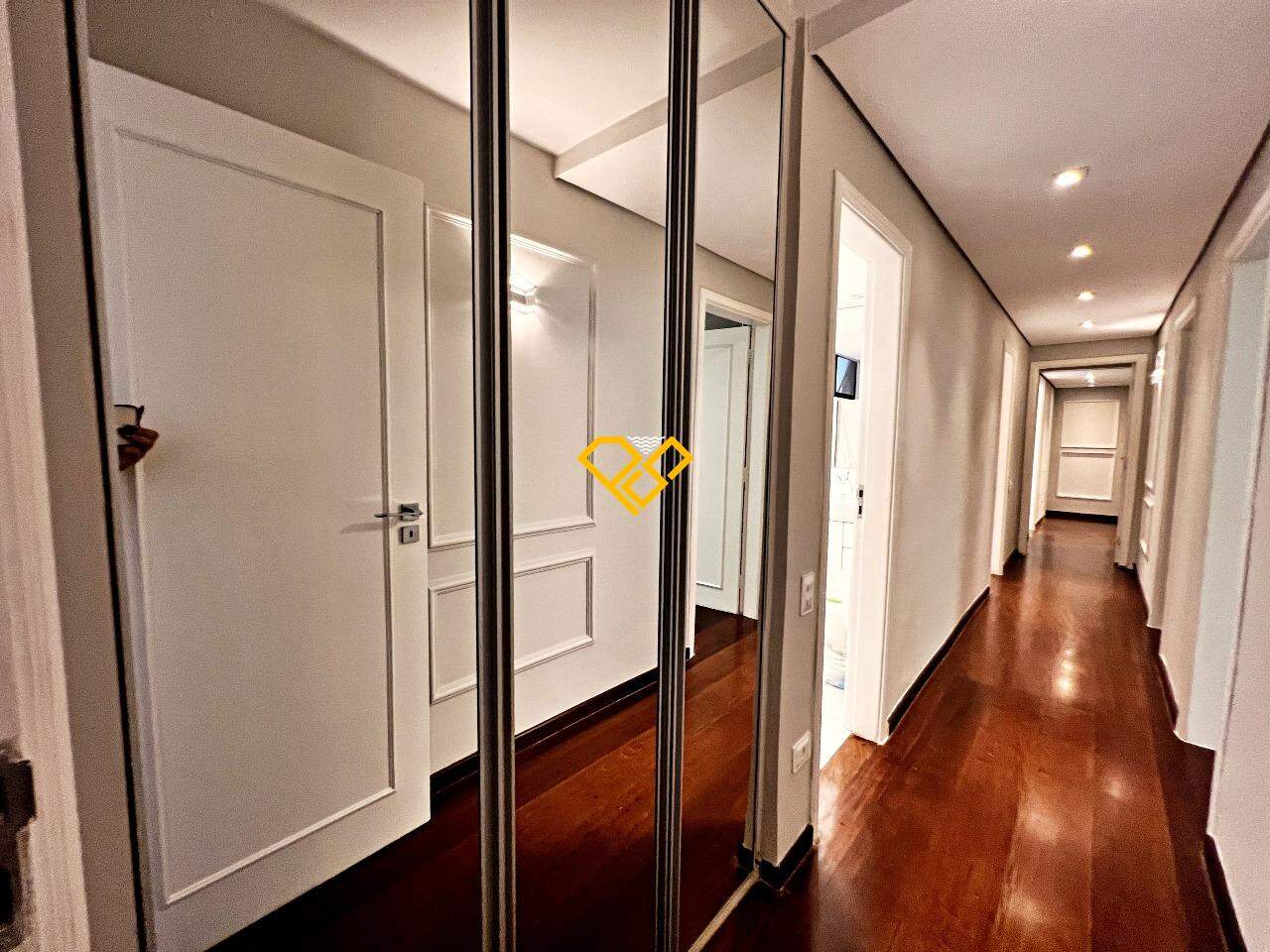 Apartamento para aluguel no Boqueirão: Corredor da área íntima