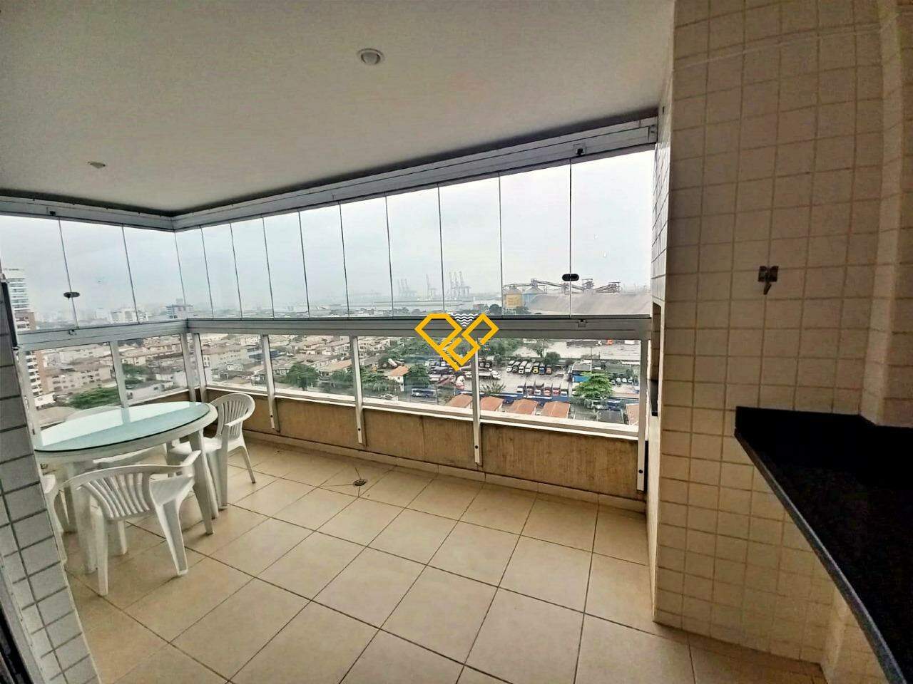 Apartamento à venda no Ponta da Praia: Varanda